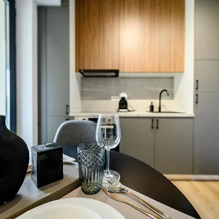 Daire Bogdan's Place 277