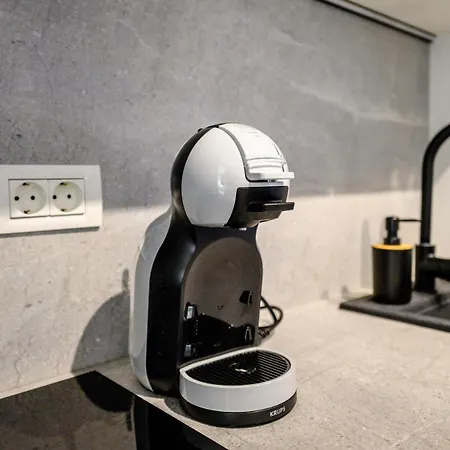 Bogdan's Place 277 * Bukareszt