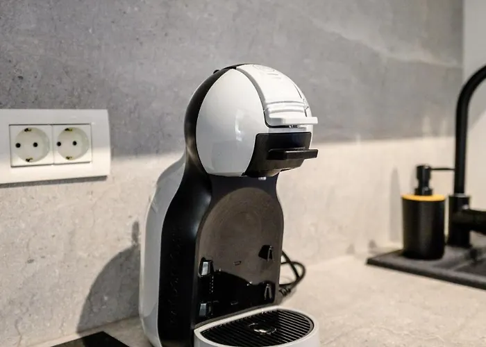 Bogdan's Place 277 * Bucureşti